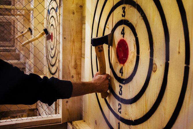 Axe Throwing Experience in Ljubljana - Learning a throw without relying on muscle