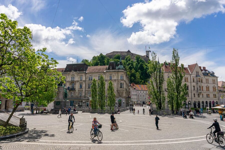 Best of Ljubljana: Private tour with Ljubljana born guide - Central Market, with something to taste