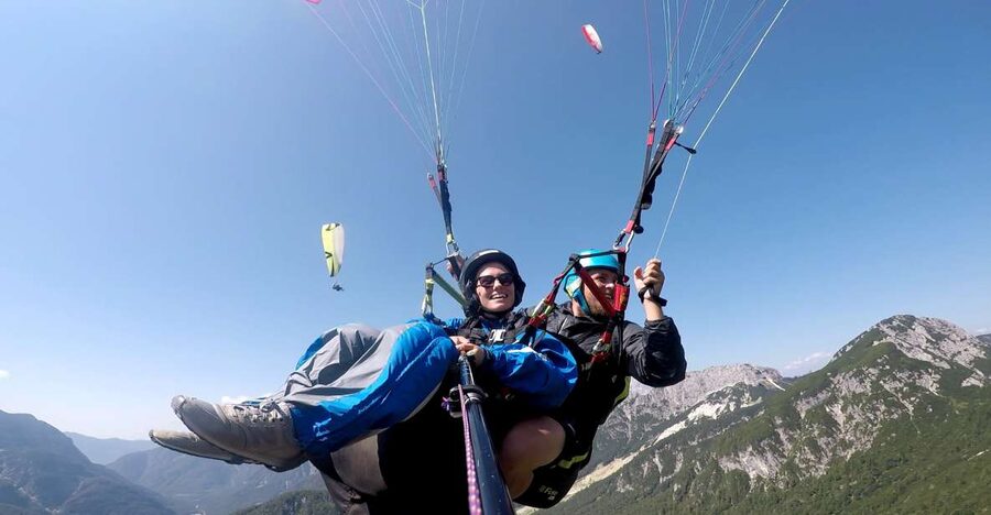 Bovec: Tandem paragliding in Julian Alps - Kuk: flexible wind direction and distant horizons