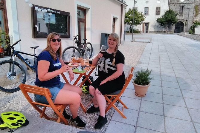 E-bike Vipava River Tour - Štruklji at Gustl, a proper local pause