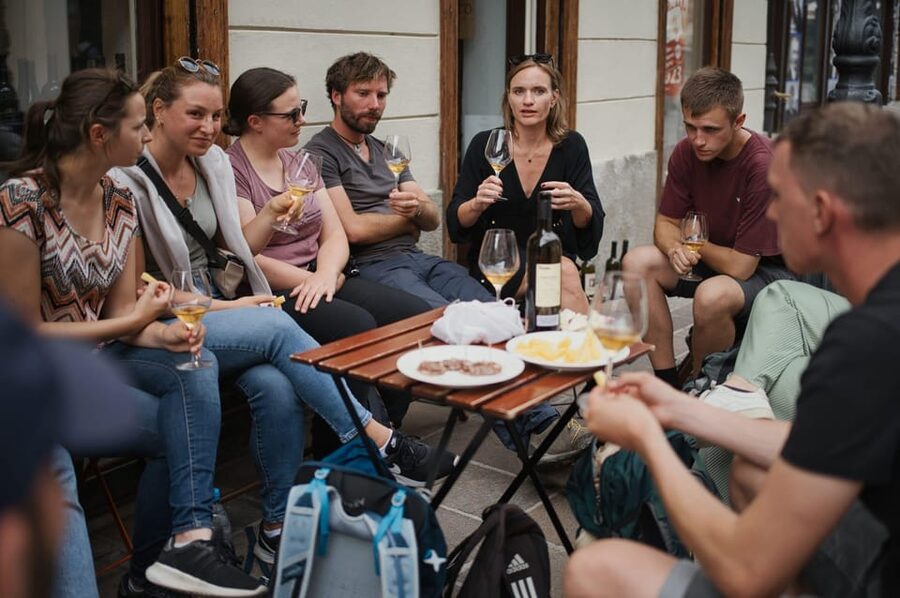 Food & Wine tour with a Sommelier - Small details that make the experience work