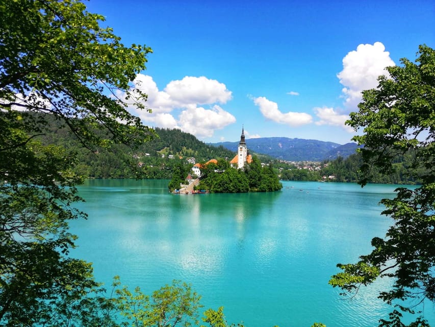 From Ljubljana: Lake Bled Tour - Guides make the short schedule work