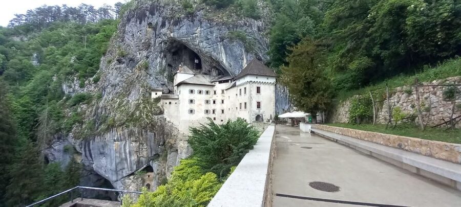 From Ljubljana: Postojna Cave & Predjama Castle Guided Trip - Why Postojna Cave deserves the first look