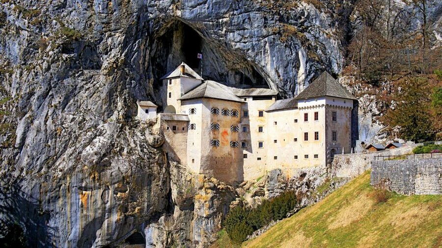 From Ljubljana: Postojna Cave & Predjama Castle Guided Trip - Guide language and audio options