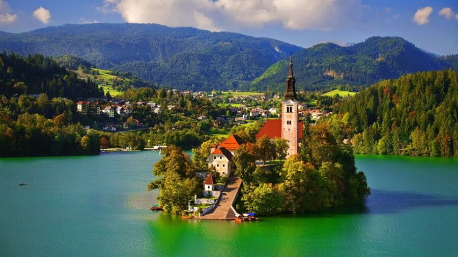 From Ljubljana: Trip to Lake Bled and Bled Castle - Key points at a glance
