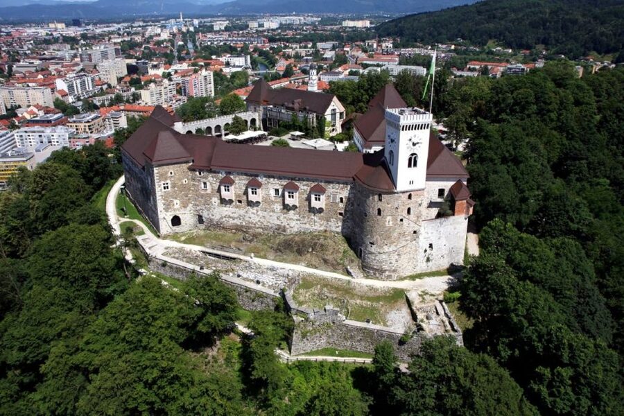 From Trieste: Lake Bled and Ljubljana Tour - Leaving Trieste and crossing into Slovenia