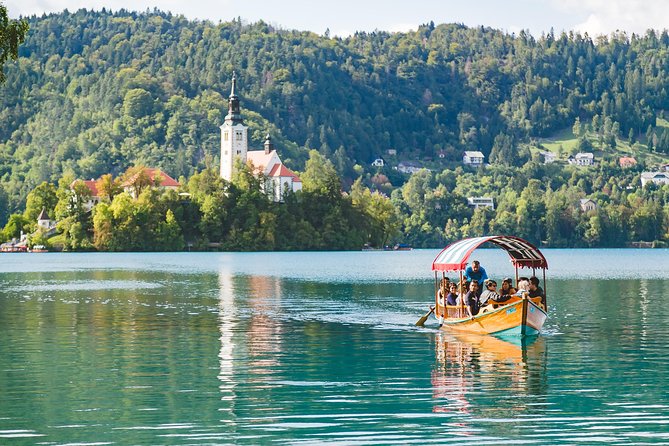 Lakes Bled & Bohinj and Vintgar Gorge Small-Group Day Trip from Ljubljana - What the minivan and guide add