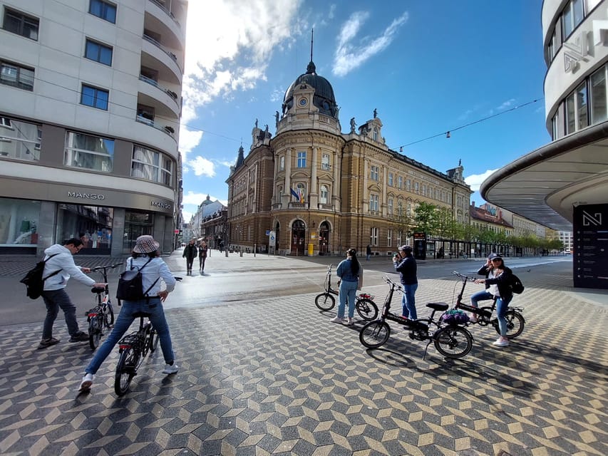 Ljubljana by E-Bike: Guided City Highlights Tour - Through the old town and along the Ljubljanica