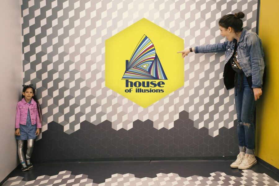 Ljubljana: House of Illusions Entrance Ticket - The kaleidoscope photo is a practical souvenir
