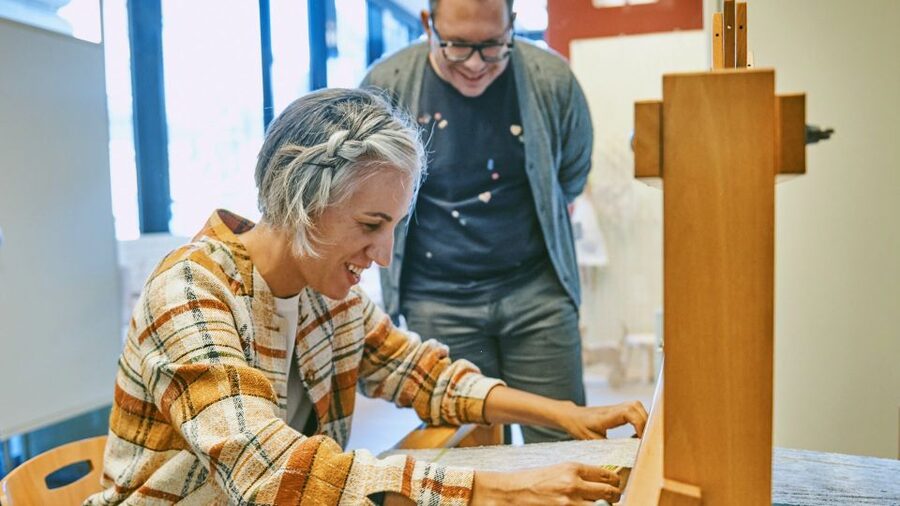 Ljubljana: Interactive Workshop with Experienced Weaver - Who will enjoy this most?