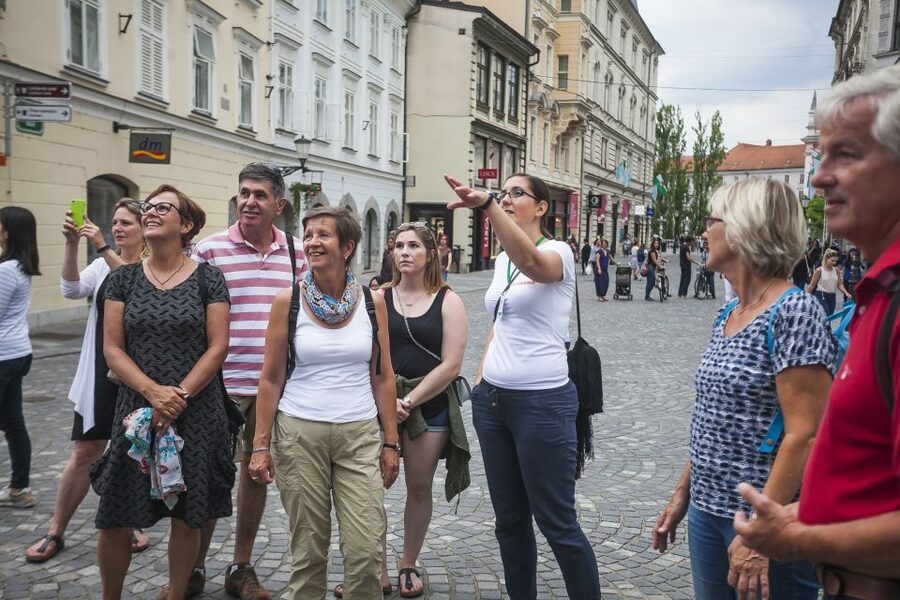 Ljubljana: Slovenian Cuisine Walking Tour with Tastings - Five food stops, with regional ideas on the plate