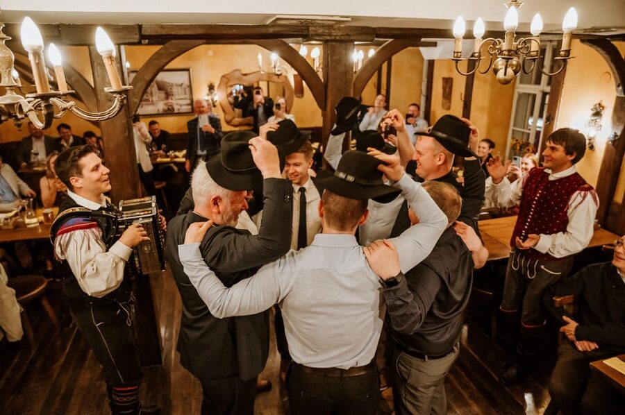 Ljubljana: Traditional Slovenian Dinner and Show - Costumes that connect Slovenia’s regions