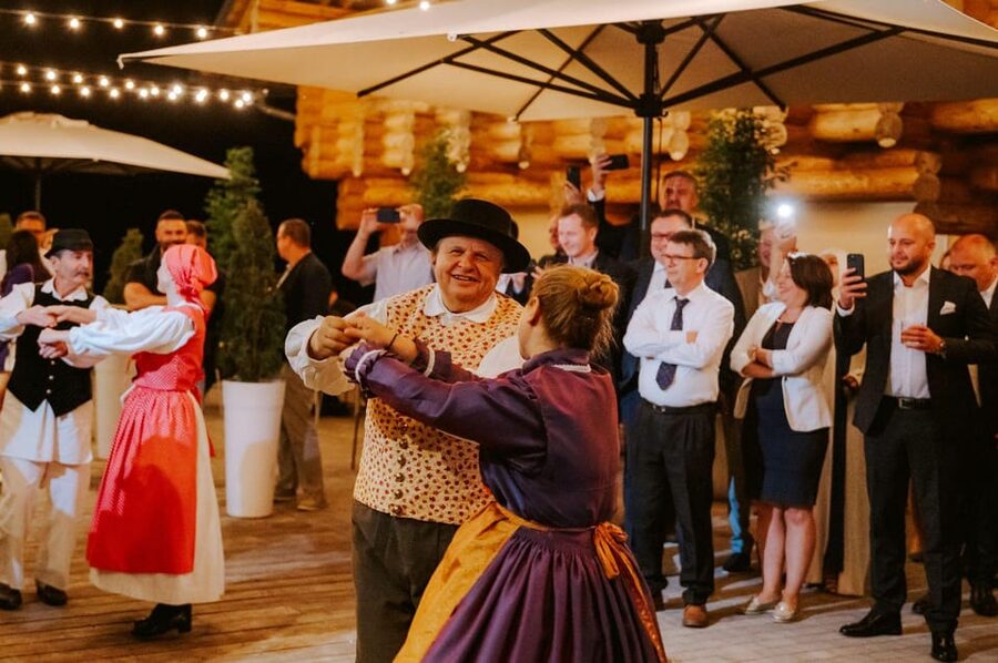 Ljubljana: Traditional Slovenian Dinner and Show - Cushion dances, hats, and a homemade souvenir
