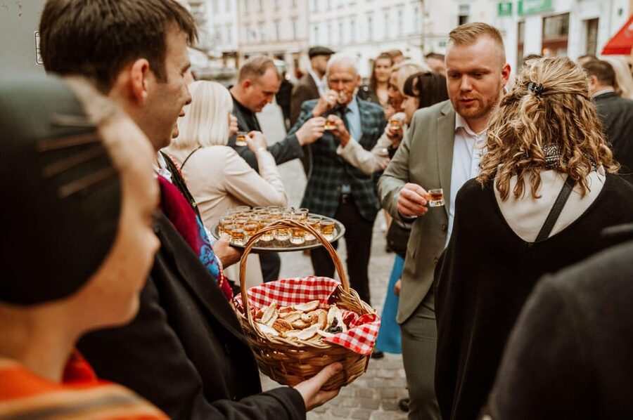 Ljubljana: Traditional Slovenian Dinner and Show - The welcome: schnapps, dried fruit, and a quick start