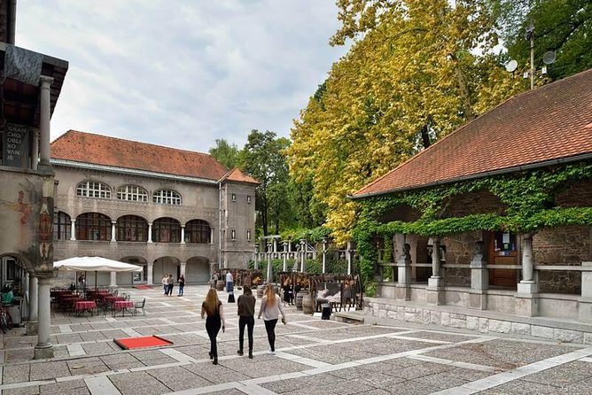 Private city tour of Ljubljana. 4 hours with a friendly and fun local guide. - Prešeren Square and Ljubljana’s welcoming center