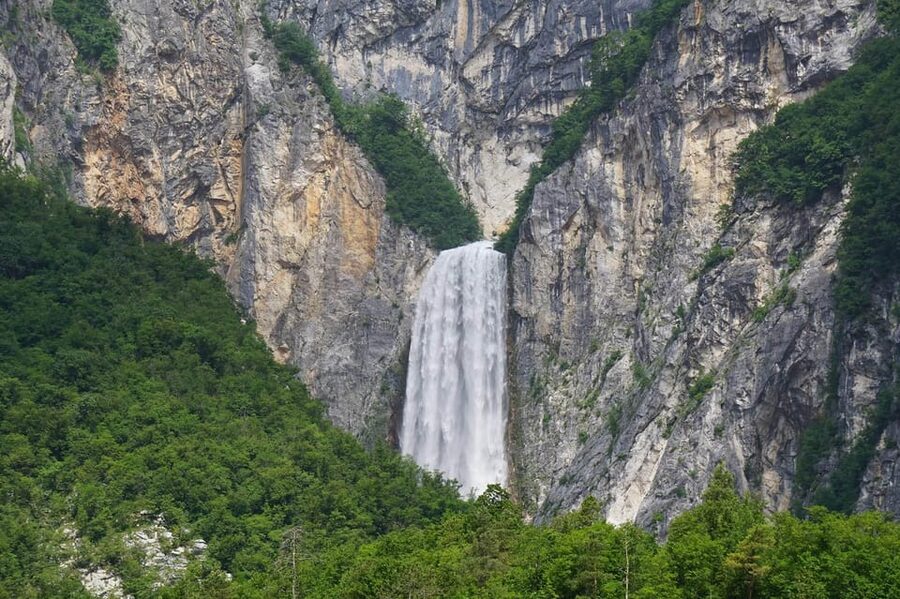 Private E-bike tour Soča valley: The ultimate explorer - Starting at Čezsoča 71 and riding toward Bovec
