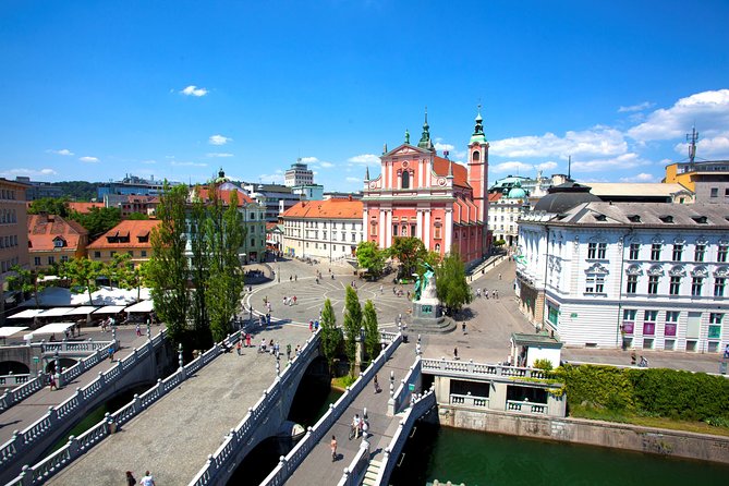 Private Walking Tour of Ljubljana Old Town - Starting at the Tourist Information Center