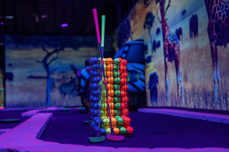 Woop! Glow golf: Ljubljana Btc City - The four room themes add more than decoration